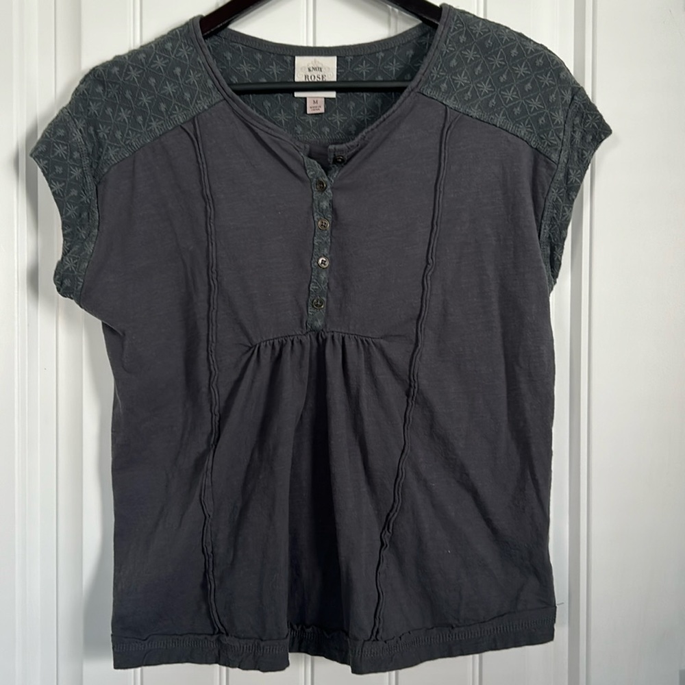 Size medium exposed seam gray summer and spring top for women